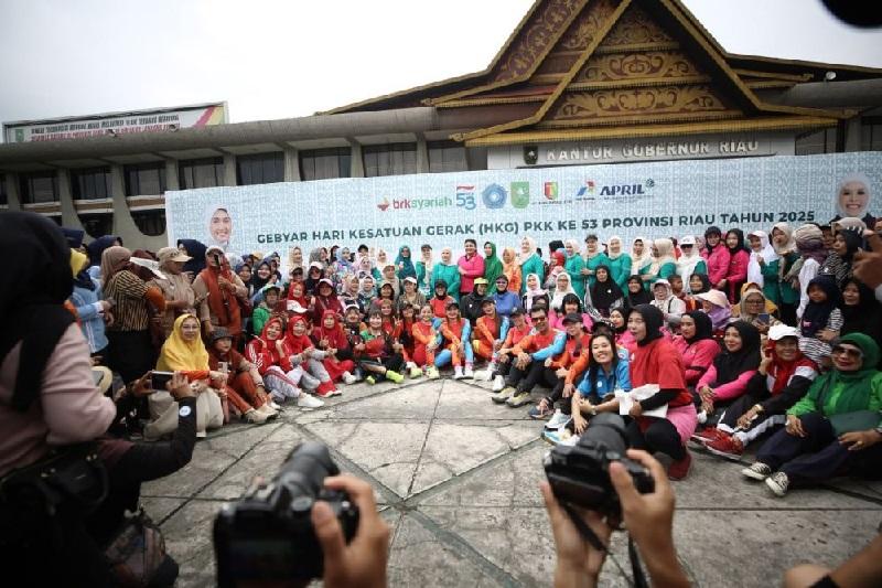 Warga Padati Layanan Kesehatan Gratis di Kantor Gubri