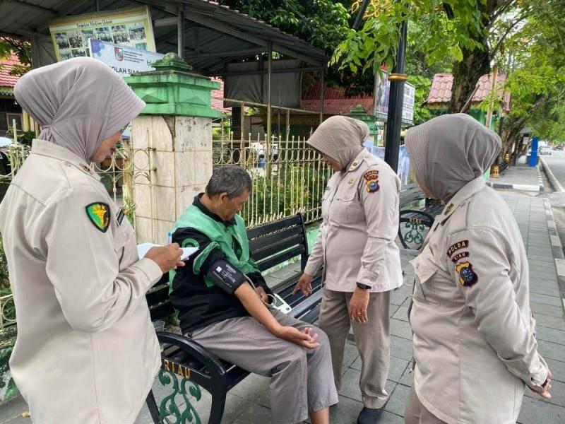 Target 2.100 Orang, Polda Riau Gelar Pemeriksaan Kesehatan Gratis Pengemudi Ojol
