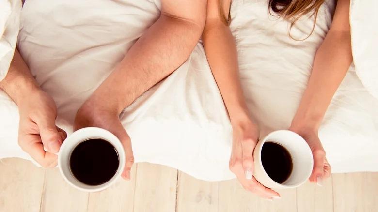 Minum Kopi Sebelum Bercinta, Bisa Tingkatkan Stamina?