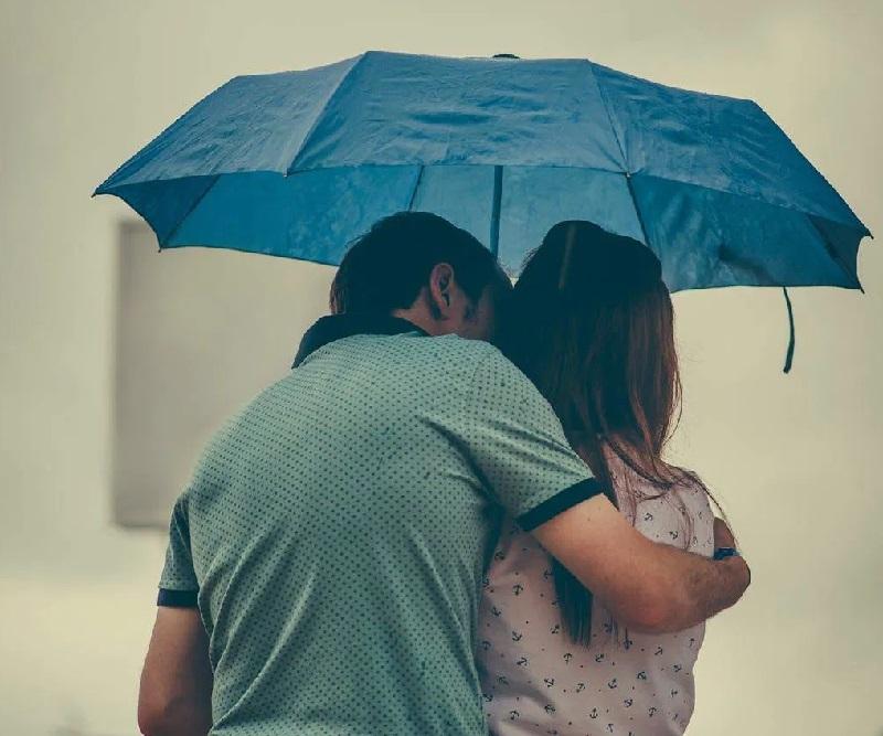 Bila Hujan, Ini Tips Bercinta Agar Lebih Nyaman