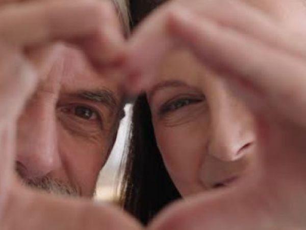 Peneliti Sebut Wanita Umur 50-an Lebih Aktif Berhubungan Seksual, Masa Iya?