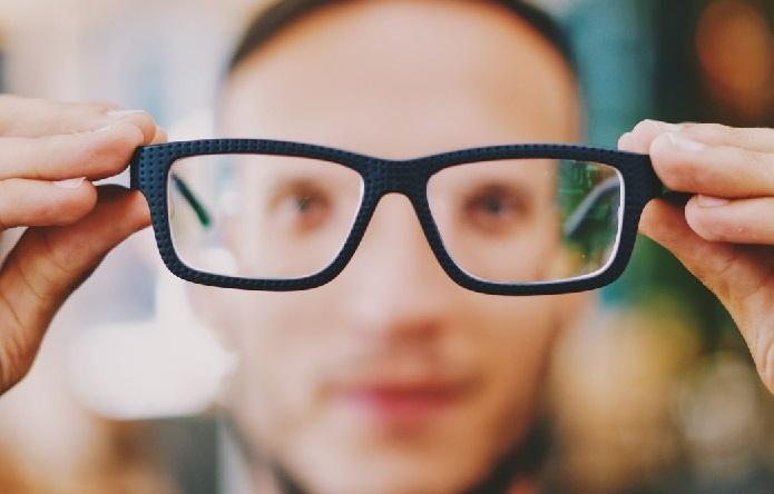 Waspadalah, Ini 7 Kebiasaan yang Bisa Merusak Penglihatan