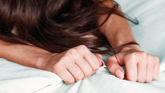 Ini Manfaat Wanita Mendesah Saat Bercinta, Jangan Ditahan