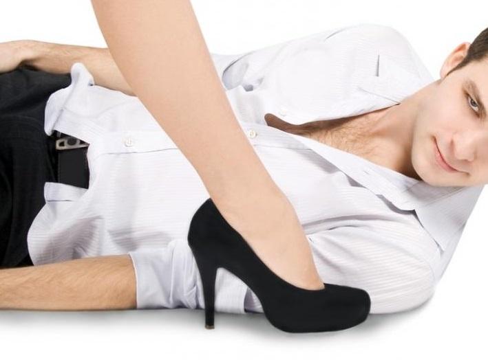 Selalu Lihat Pasangan Lain di Media Sosial, Ini Gangguan Hubungan Seksual yang Muncul