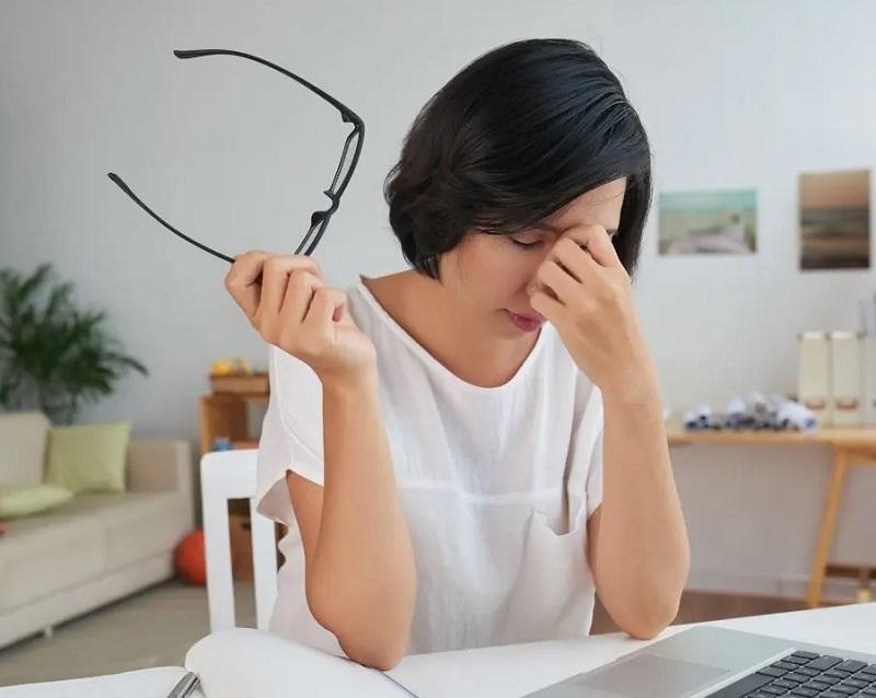 Usia di Atas 45 Tahun Sering Stres dan Migrain, Ini Cara Cerdas Mengelolanya