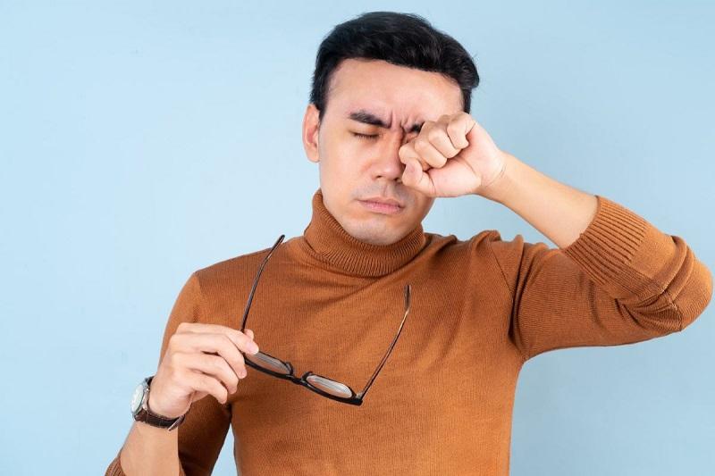 Saat Puasa Sering Alami Penglihatan Kabur? Ahli Beri Penjelasan Ini