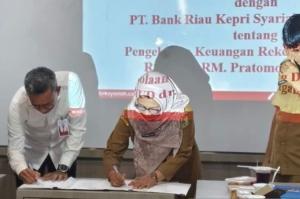 Bankriaukepri Syariah Dukung RSUD dr RM Pratomo Rokan Hilir Terapkan Informasi Berbasis Elektronik