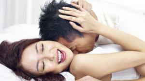 Ternyata Menarik Rambut Pasangan Saat Bercinta Bisa Terasa Nikmat, Silahkan Mencoba