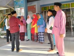 Ratusan Siswa SMAN Plus Riau Demam Tinggi Mendadak, Dijemput Orang Tua dan Masuk Rumah Sakit