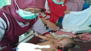 Enam Keluarganya Tewas, Bayi Fathan 3 Bulan Selamat Tersangkut Pohon Saat Galodo Agam
