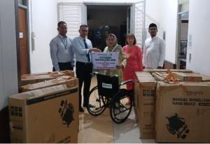BRK Syariah Bagansiapiapi Serahkan Bantuan Kursi Roda ke RSUD dr RM Pratomo
