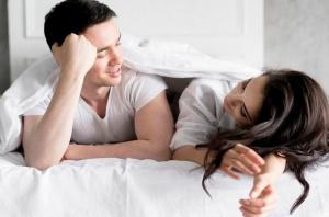 Ini 7 Alasan Kenapa Perlu Kontak Mata Saat Bercinta