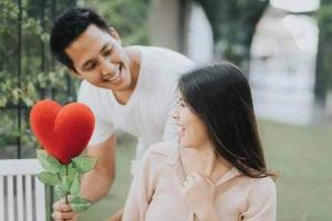 Pria Lebih Romantis Dibanding Wanita? Ini Penjelasan Ahli